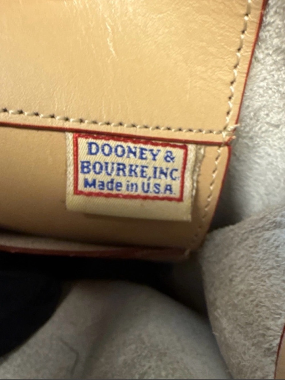 Vintage 1990s Dooney & Bourke Cream Crossbody Luxury Bag Made in USA - Picture 2 of 6